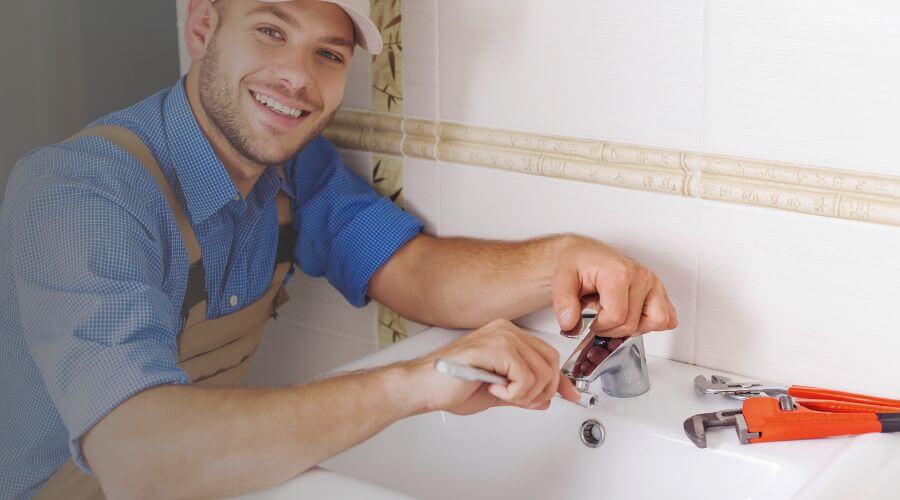 Expert burst pipe repair services in Malcom, IA